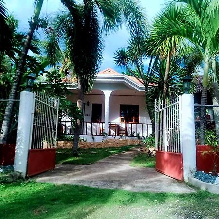 Palmera Palma Private 1-Br Bungalow In Moalboal Exterior photo