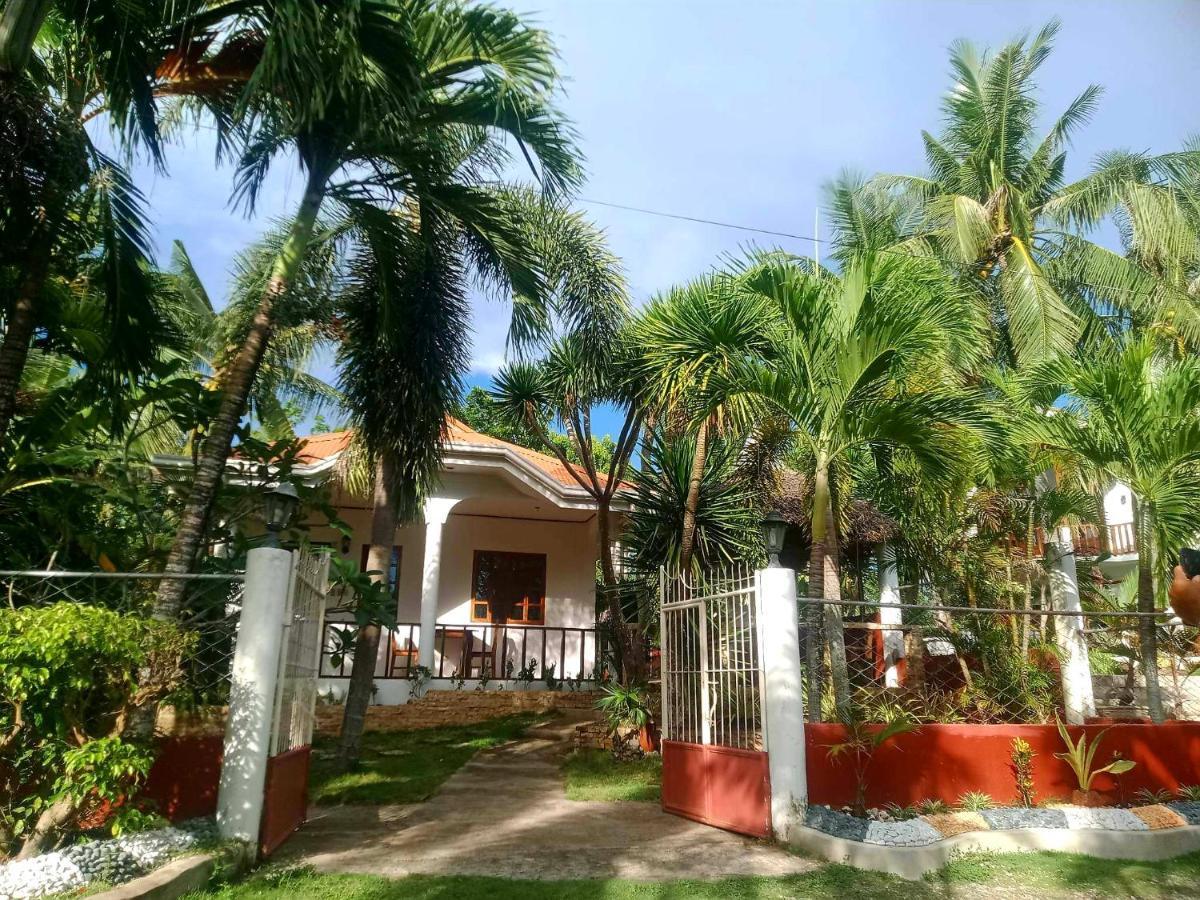 Palmera Palma Private 1-Br Bungalow In Moalboal Exterior photo