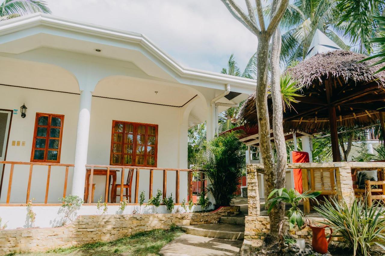 Palmera Palma Private 1-Br Bungalow In Moalboal Exterior photo