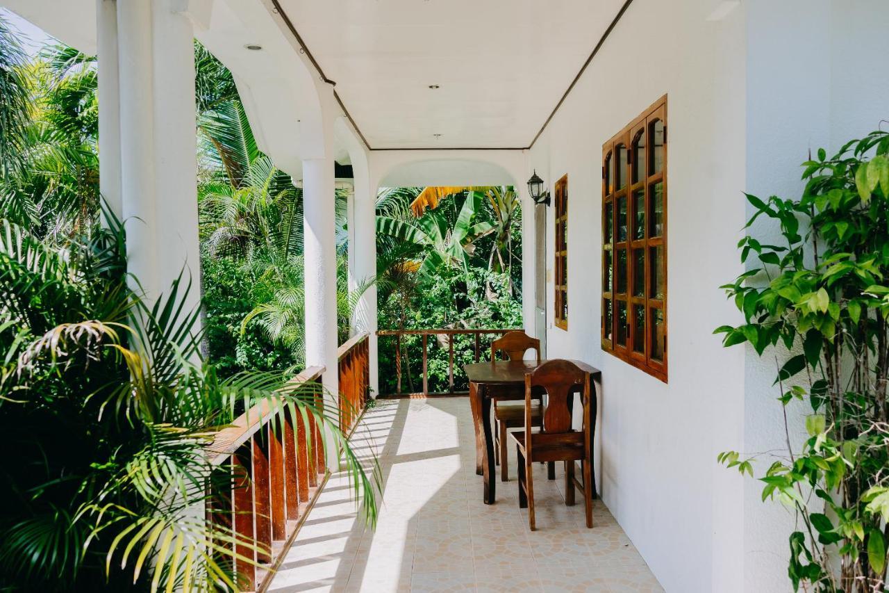 Palmera Palma Private 1-Br Bungalow In Moalboal Exterior photo