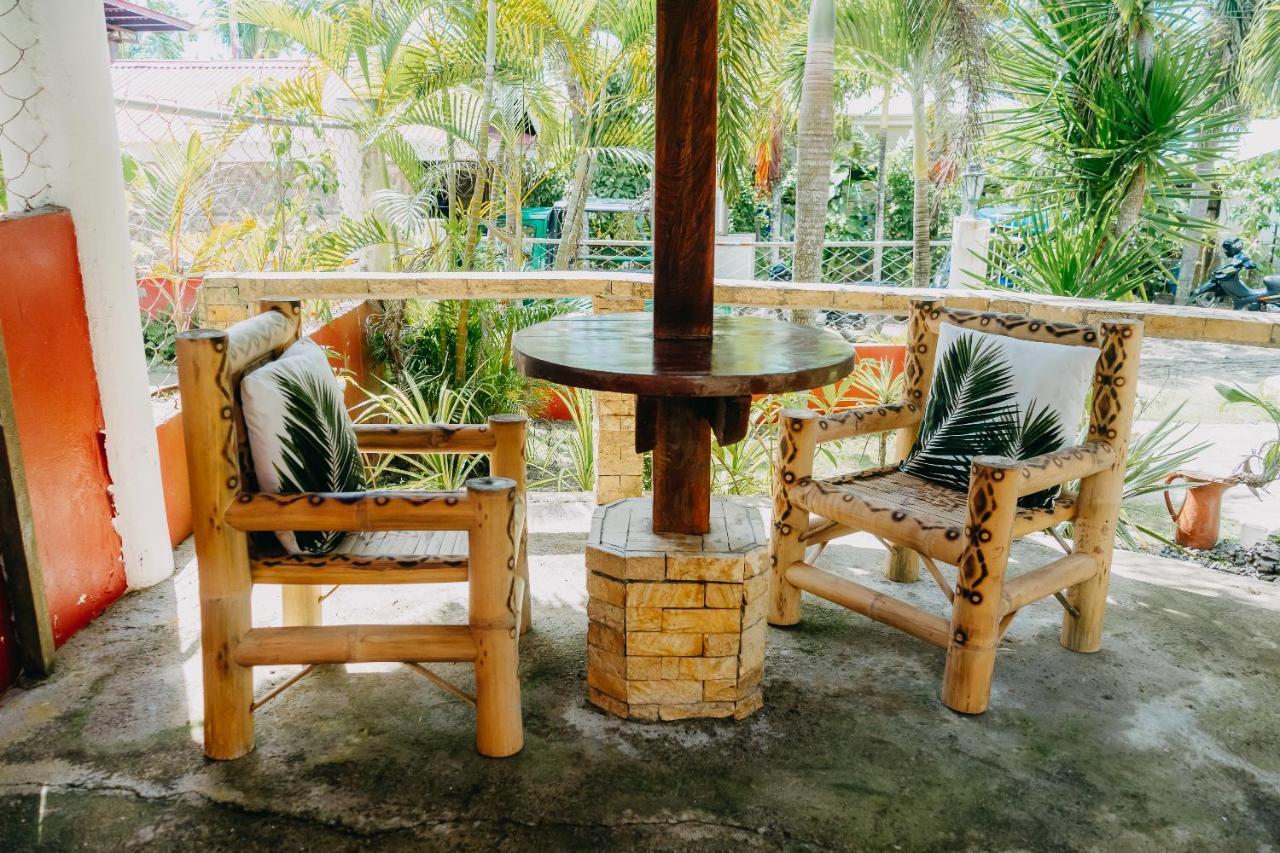 Palmera Palma Private 1-Br Bungalow In Moalboal Exterior photo