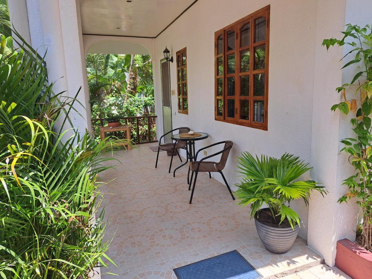 Palmera Palma Private 1-Br Bungalow In Moalboal Exterior photo