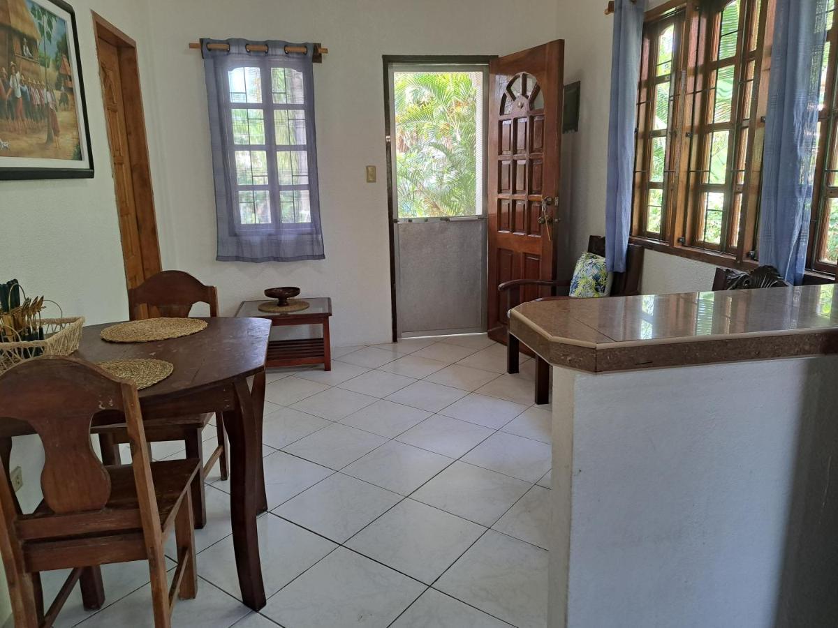 Palmera Palma Private 1-Br Bungalow In Moalboal Exterior photo