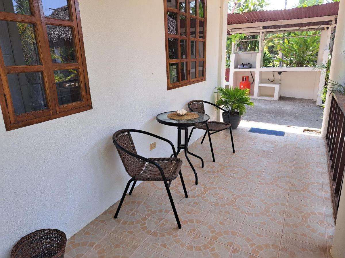 Palmera Palma Private 1-Br Bungalow In Moalboal Exterior photo