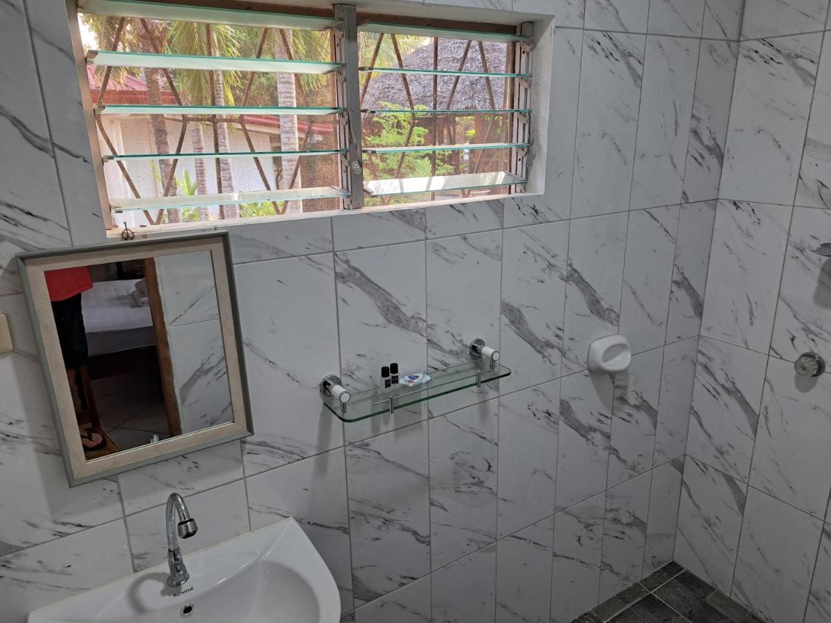 Palmera Palma Private 1-Br Bungalow In Moalboal Exterior photo