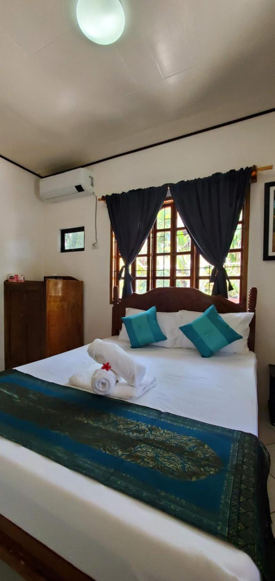 Palmera Palma Private 1-Br Bungalow In Moalboal Exterior photo