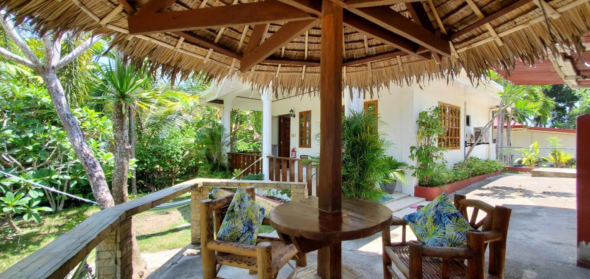 Palmera Palma Private 1-Br Bungalow In Moalboal Exterior photo