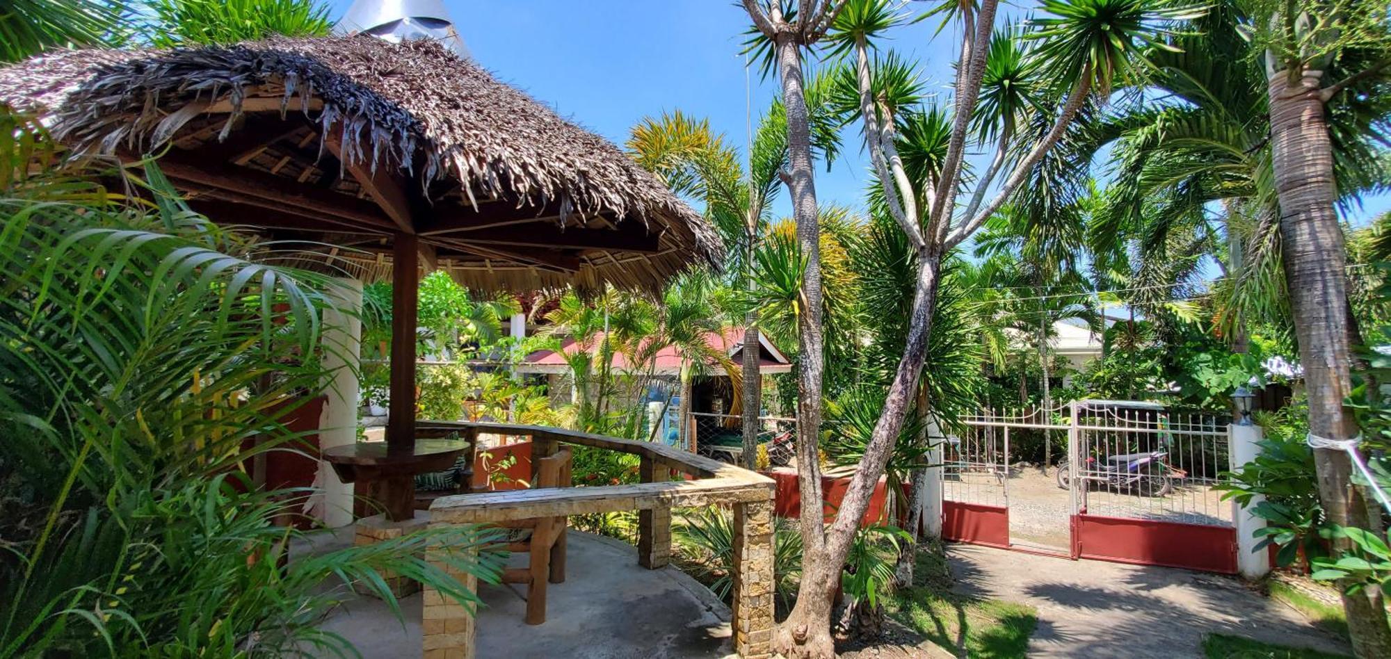 Palmera Palma Private 1-Br Bungalow In Moalboal Exterior photo